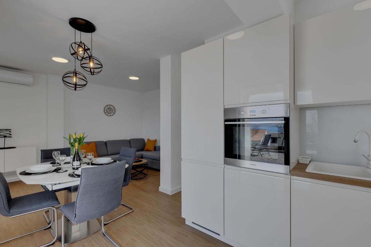 Holiday Home L & B Makarska Esterno foto