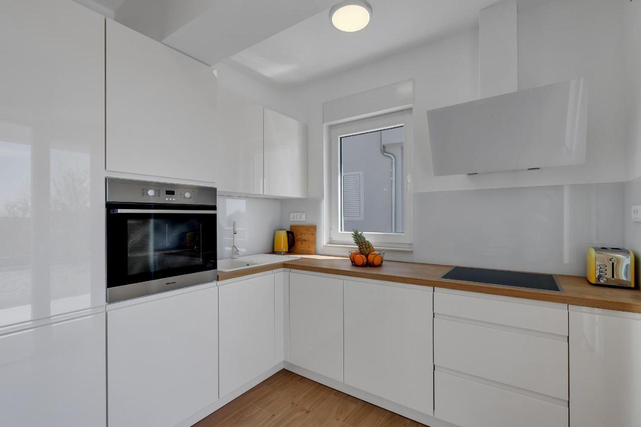 Holiday Home L & B Makarska Esterno foto